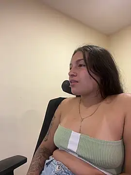 Alyha Cortes online show from 04/02/26, 01:51