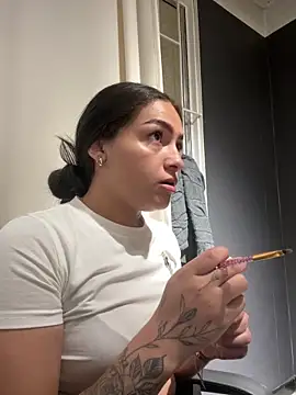 Alyha Cortes online show from 12/01/25, 01:45