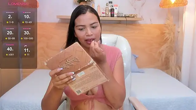 Snapshot of Artemisa08 chatting on 02/18/26, 07:21 Artemisa08 online show from 02/18/26, 07:21