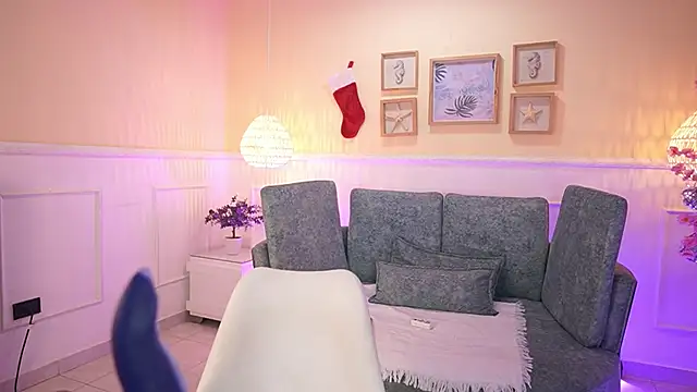 LoonaNyx online show from 11/25/25, 11:32