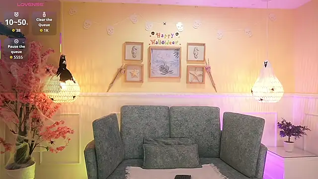 LoonaNyx online show from 10/25/25, 11:42