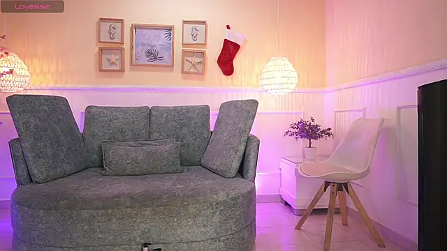 LoonaNyx online show from 11/24/25, 11:32