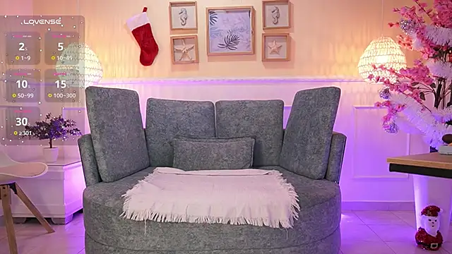 LoonaNyx online show from 12/04/25, 11:31