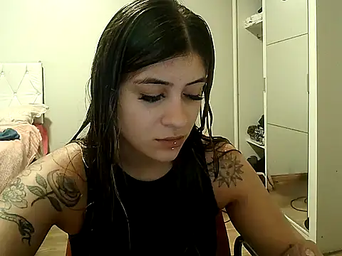 Becca B online show from 03/04/26, 09:44