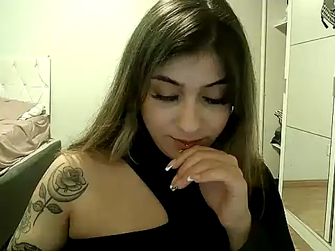 Becca B online show from 04/10/26, 05:36