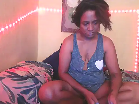 Snapshot of ZARIA-VIXEN chatting on 03/17/26, 05:32 ZARIA-VIXEN online show from 03/17/26, 05:32