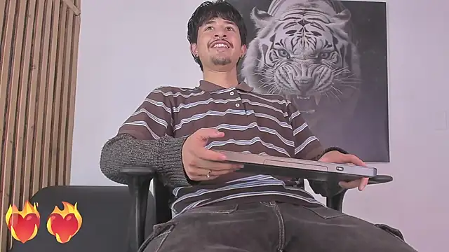 Snapshot of DimitriDeluxe chatting on 10/18/25, 08:11 DimitriDeluxe online show from 10/18/25, 08:11