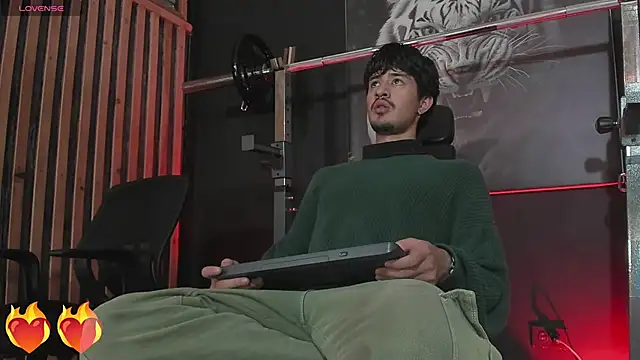 DimitriDeluxe online show from 10/25/25, 07:36