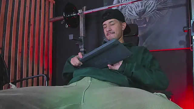 DimitriDeluxe online show from 11/06/25, 07:40