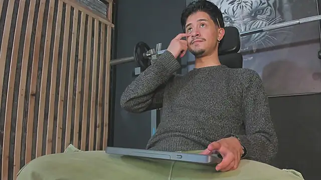 DimitriDeluxe online show from 11/26/25, 07:36