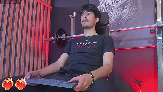 DimitriDeluxe online show from 10/27/25, 08:21