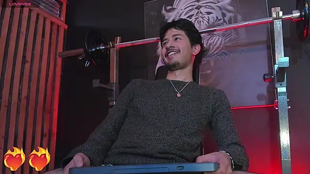 DimitriDeluxe online show from 10/28/25, 08:41