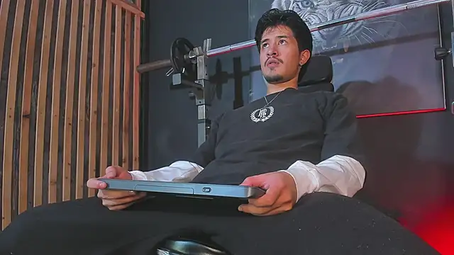 DimitriDeluxe online show from 11/25/25, 07:47