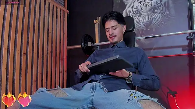 DimitriDeluxe online show from 10/29/25, 08:19