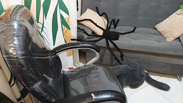 kathie lozada online show from 10/28/25, 06:23