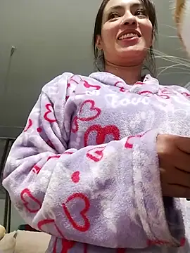 Adarha Ramirez online show from 11/21/25, 12:31