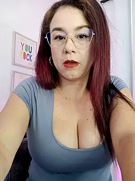 Snapshot of kim7_ chatting on 07/16/26, 01:30 kim7 online show from 07/16/26, 01:30