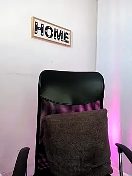 kim7  online show from 11/17/25, 02:43