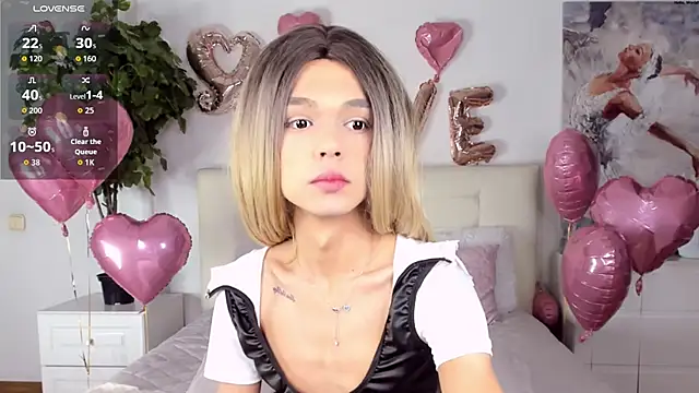 MadonnaRossi online show from 02/15/26, 08:41