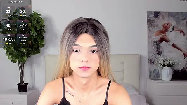 MadonnaRossi online show from 04/14/26, 08:58