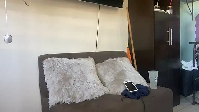 Alexitho25 online show from 10/27/25, 07:48