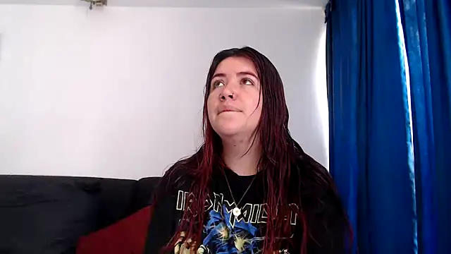 Snapshot of evilheart_69 chatting on 12/16/25, 06:01 evilheart 69 online show from 12/16/25, 06:01