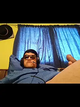 juanfritaa21 online show from 10/30/25, 01:42