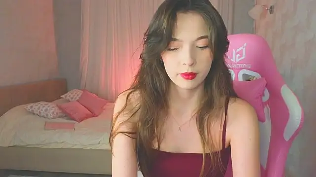Snapshot of yuna_sunshy chatting on 10/22/25, 12:32 yuna sunshy online show from 10/22/25, 12:32