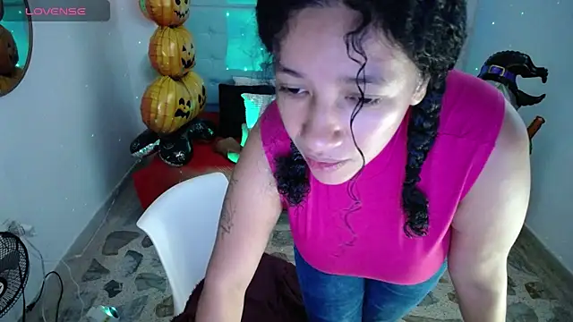 Snapshot of michel_rous_ chatting on 10/30/25, 01:20 michel rous online show from 10/30/25, 01:20