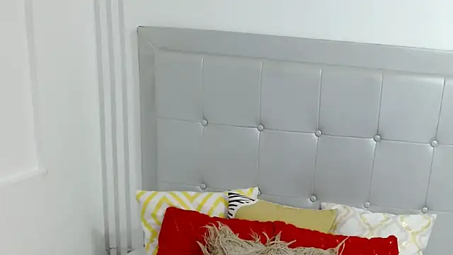 Snapshot of michel_rous_ chatting on 09/13/25, 01:22 michel rous online show from 09/13/25, 01:22