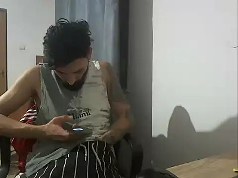 Snapshot of Alexgrc13 chatting on 10/06/25, 11:49 Alexgrc13 online show from 10/06/25, 11:49