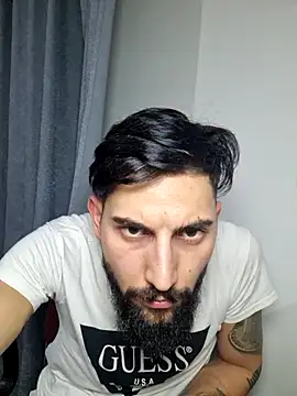 Snapshot of Alexgrc13 chatting on 10/26/25, 07:36 Alexgrc13 online show from 10/26/25, 07:36