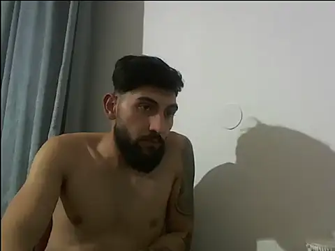 Snapshot of Alexgrc13 chatting on 10/25/25, 12:54 Alexgrc13 online show from 10/25/25, 12:54