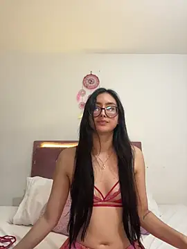 Snapshot of Just_Isaa chatting on 12/04/25, 04:06 Just Isaa online show from 12/04/25, 04:06