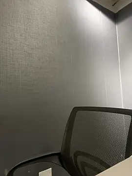 Emily Rivers  online show from 11/18/25, 01:03