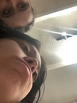 Emily Rivers  online show from 10/09/25, 01:11