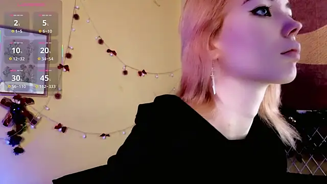 Snapshot of Kiara_Dream chatting on 01/17/26, 08:45 Kiara Dream online show from 01/17/26, 08:45