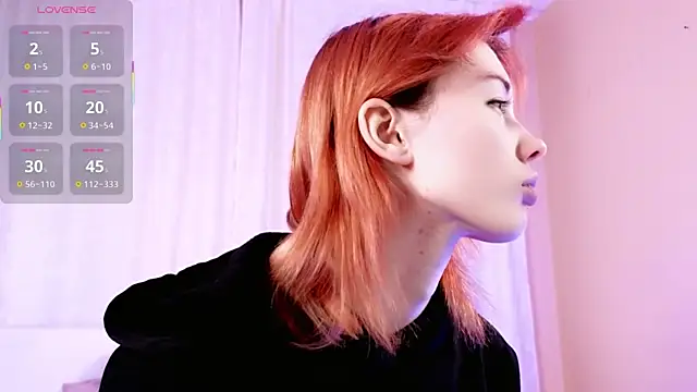 Snapshot of Kiara_Dream chatting on 04/14/26, 11:10 Kiara Dream online show from 04/14/26, 11:10