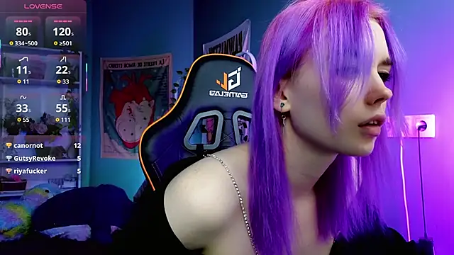 Snapshot of Kiara_Dream chatting on 10/18/25, 09:06 Kiara Dream online show from 10/18/25, 09:06