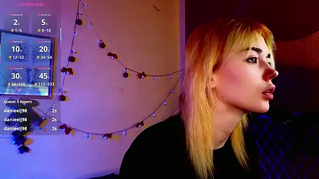 Snapshot of Kiara_Dream chatting on 01/09/26, 09:33 Kiara Dream online show from 01/09/26, 09:33