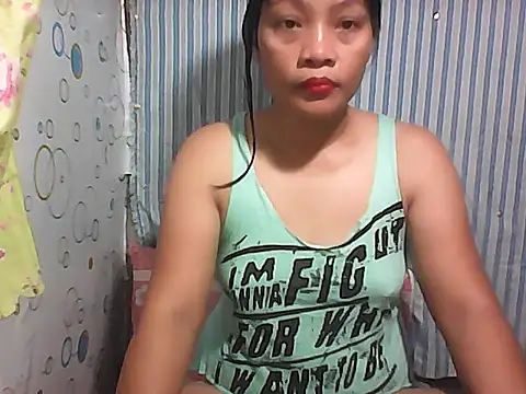 Snapshot of HottyElle chatting on 05/18/26, 02:55 HottyElle online show from 05/18/26, 02:55