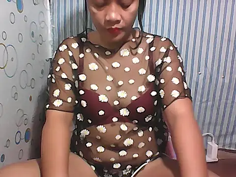 Snapshot of HottyElle chatting on 05/23/26, 08:57 HottyElle online show from 05/23/26, 08:57