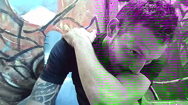 Snapshot of lovehairymature90 chatting on 10/19/25, 02:42 lovehairymature90 online show from 10/19/25, 02:42