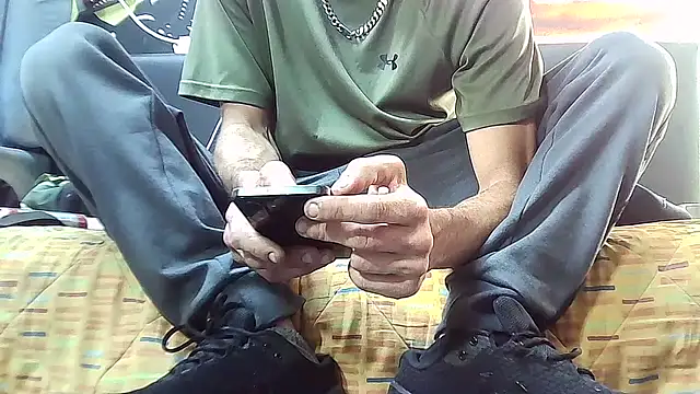 Snapshot of lovehairymature90 chatting on 11/10/25, 11:04 lovehairymature90 online show from 11/10/25, 11:04