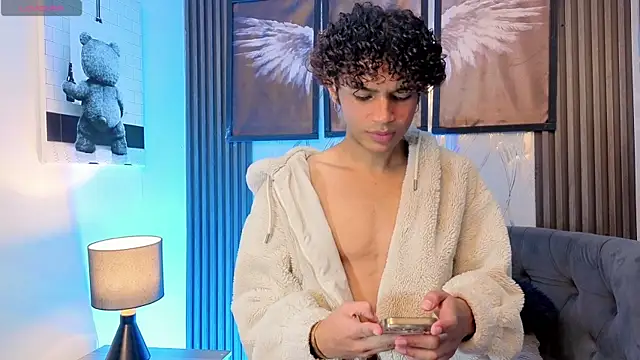 Snapshot of Aaron_Wiinter chatting on 06/08/26, 07:36 Aaron Wiinter online show from 06/08/26, 07:36