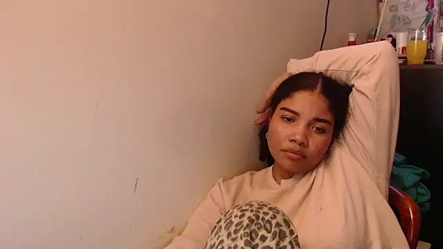 madelene online show from 05/04/26, 02:04