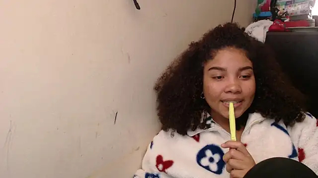 madelene online show from 04/12/26, 03:10