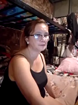 Snapshot of SexyHottMom chatting on 06/12/26, 09:18 SexyHottMom online show from 06/12/26, 09:18