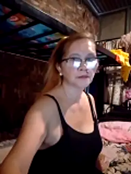 Snapshot of SexyHottMom chatting on 06/20/26, 08:19 SexyHottMom online show from 06/20/26, 08:19