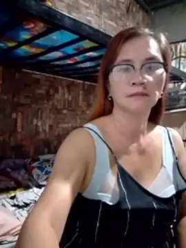 Snapshot of SexyHottMom chatting on 04/26/26, 09:23 SexyHottMom online show from 04/26/26, 09:23